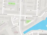 Ambulance met gepaste spoed naar de Joop den Uyllaan in Schiedam