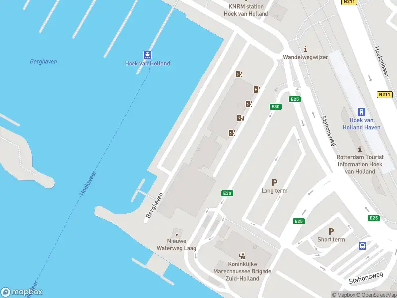 Ambulance met grote spoed naar de Berghaven in Hoek van Holland