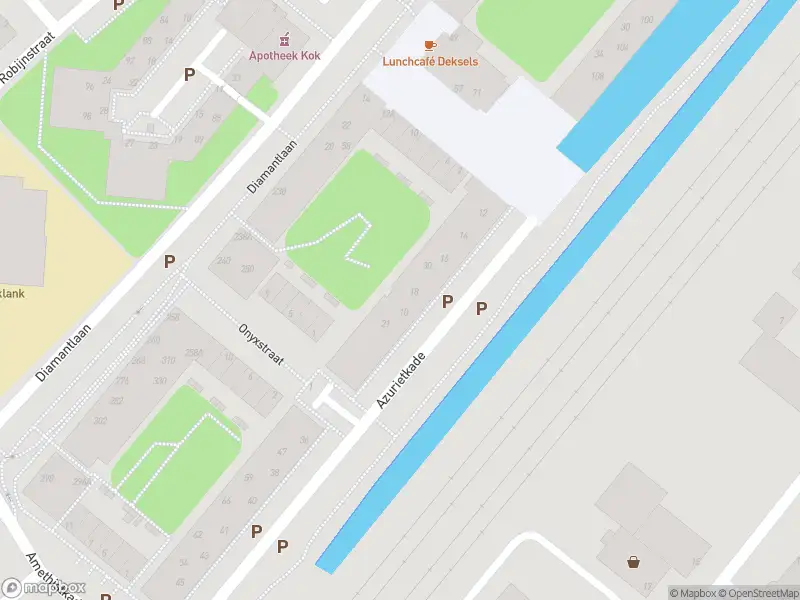 Ambulance met grote spoed naar de Azurietkade in Leiden