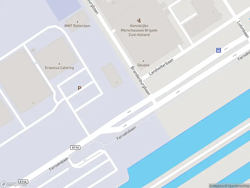 Ambulance en brandweer met gepaste spoed naar de Brandenburgbaan in Rotterdam