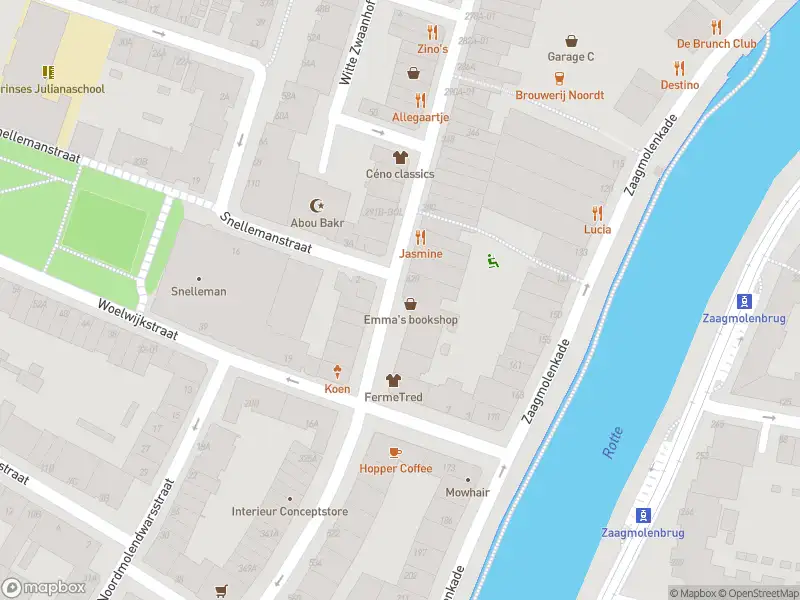 Ambulance met gepaste spoed naar de Zwaanshals in Rotterdam
