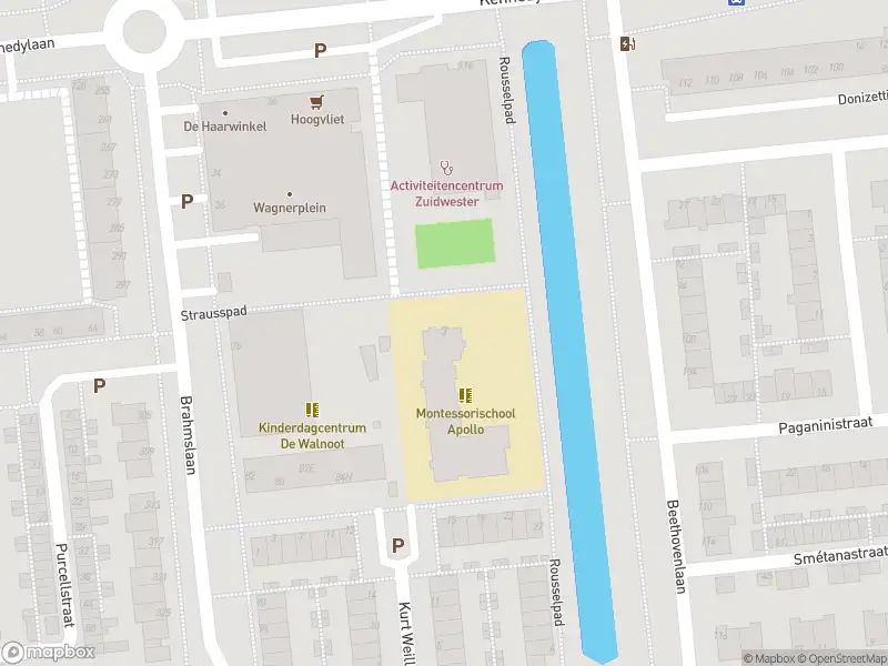 Ambulance met gepaste spoed naar de Strausspad in Leiden