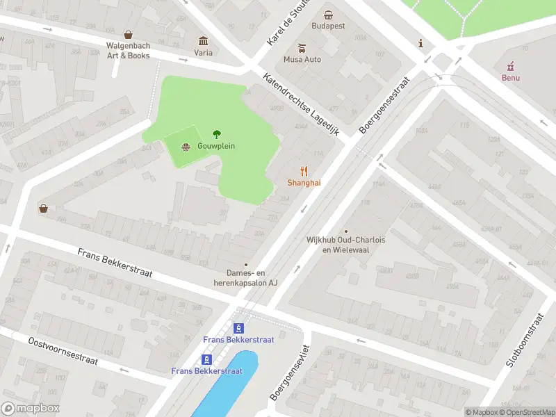 Ambulance met gepaste spoed naar de Boergoensestraat in Rotterdam