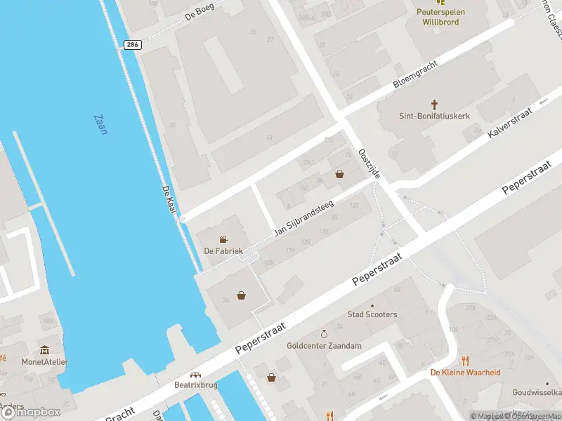 Ambulance met gepaste spoed naar de Jan Sijbrandsteeg in Zaandam