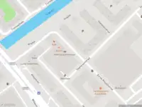 Ambulance met gepaste spoed naar de Eerste Ringdijkstraat in Amsterdam