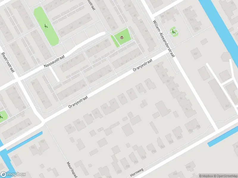 Ambulance met grote spoed naar de Oranjestraat in Aalsmeer