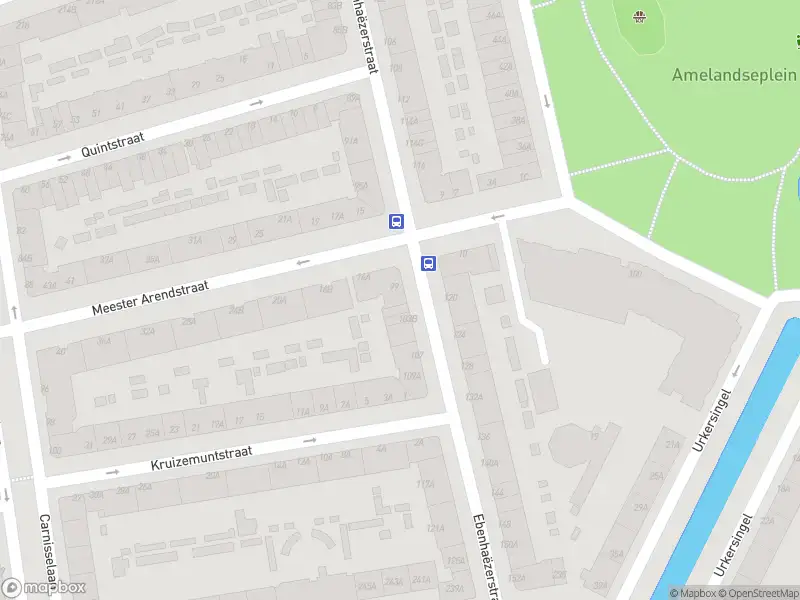 Ambulance met gepaste spoed naar de Ebenhaëzerstraat in Rotterdam