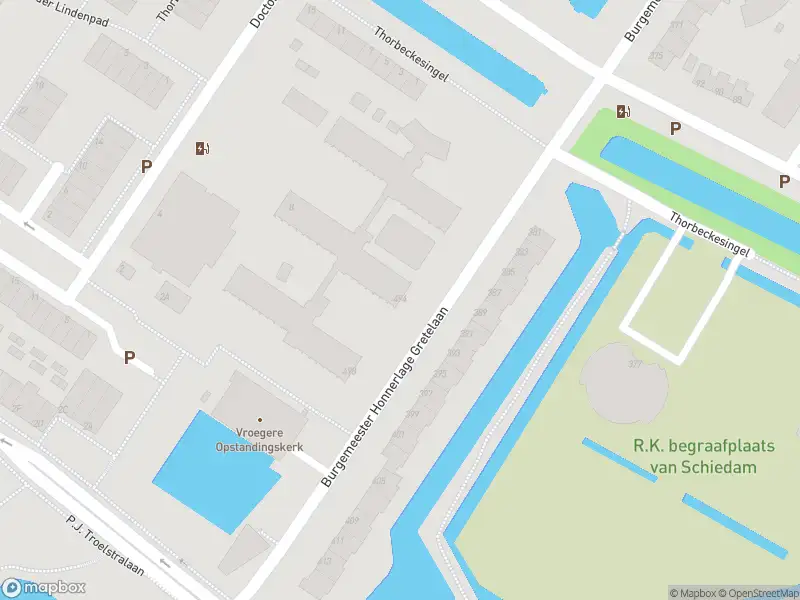 Ambulance met gepaste spoed naar de Burgemeester Honnerlage Gretelaan in Schiedam