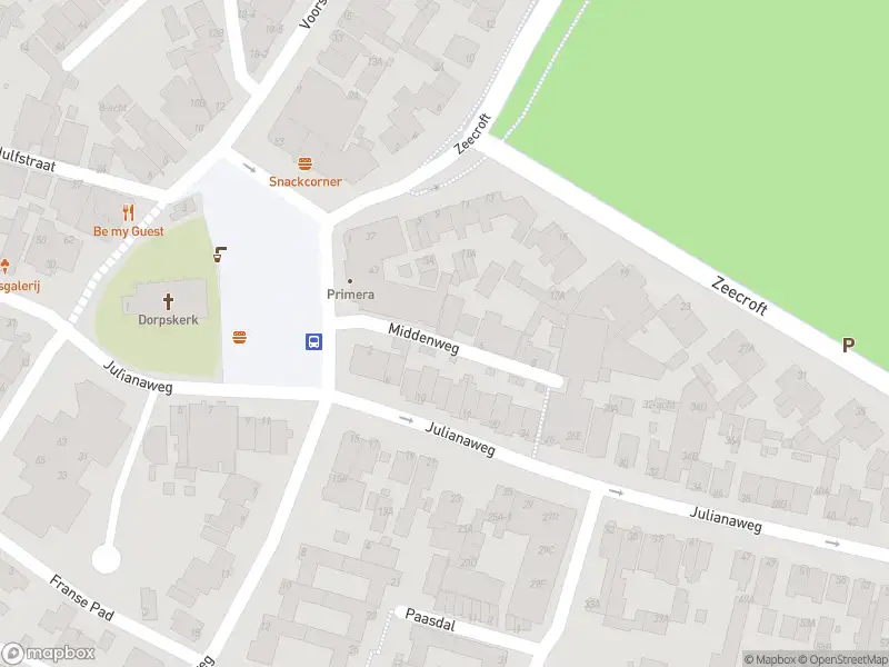 Ambulance met grote spoed naar de Julianaplein in Wijk aan Zee