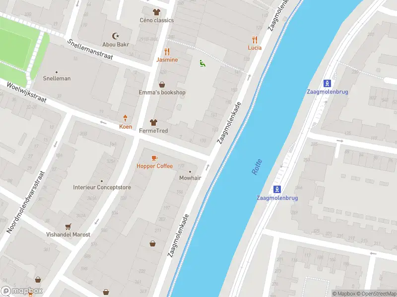 Ambulance met gepaste spoed naar de Zaagmolenkade in Rotterdam