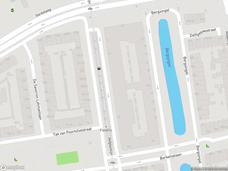 Ambulance met gepaste spoed naar de Voorburgstraat in Rotterdam