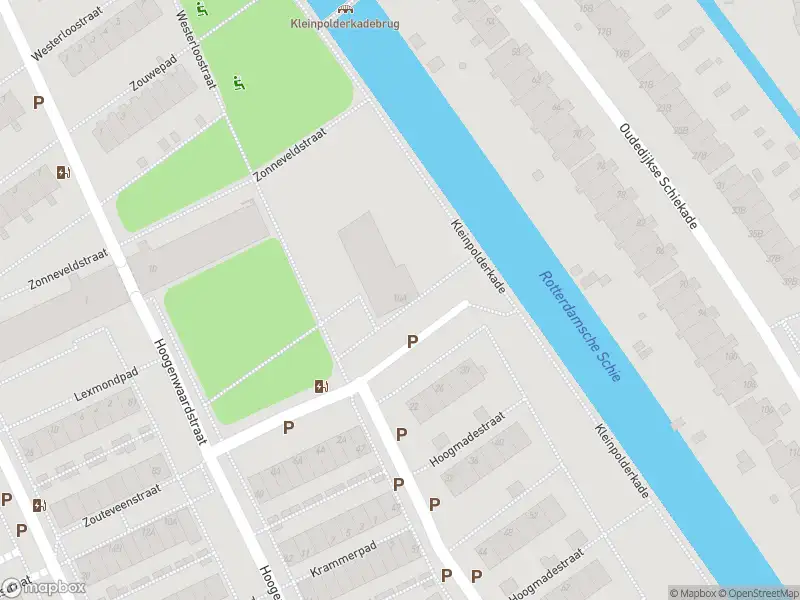 Ambulance met gepaste spoed naar de Hoogmadestraat in Rotterdam