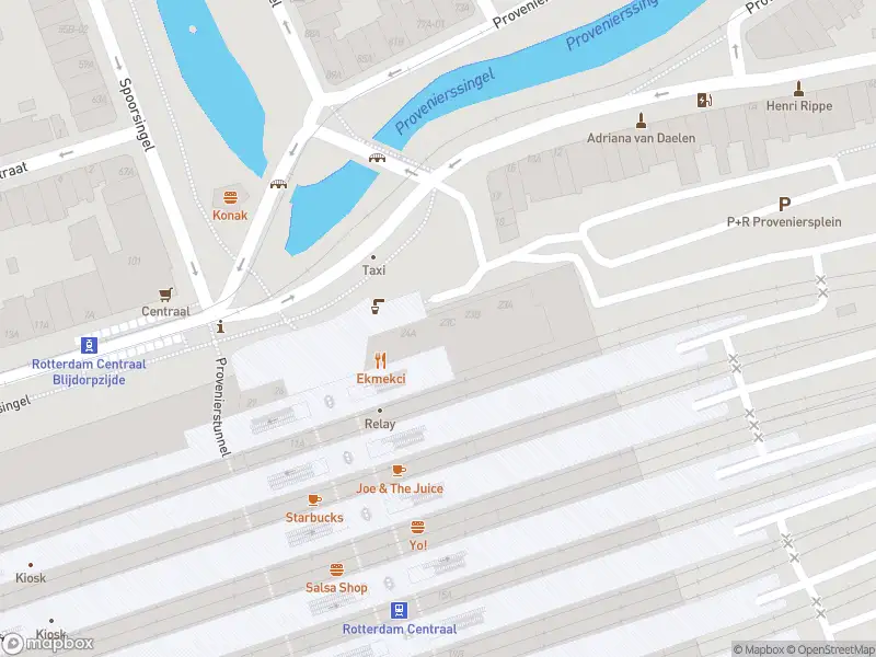 Ambulance met grote spoed naar de Proveniersplein in Rotterdam