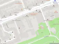 Ambulance met grote spoed naar de Johannapark in Amsterdam