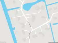 Ambulance met gepaste spoed naar de Lange Deelelaan in Andijk