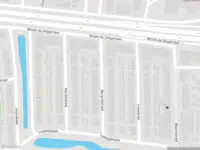 Ambulance met gepaste spoed naar de Maresingel in Leiden