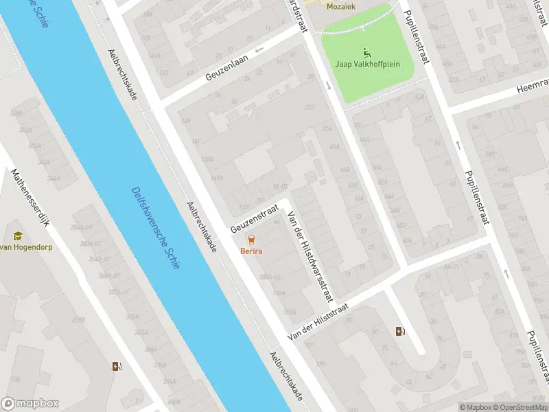 Ambulance met grote spoed naar de Geuzenstraat in Rotterdam