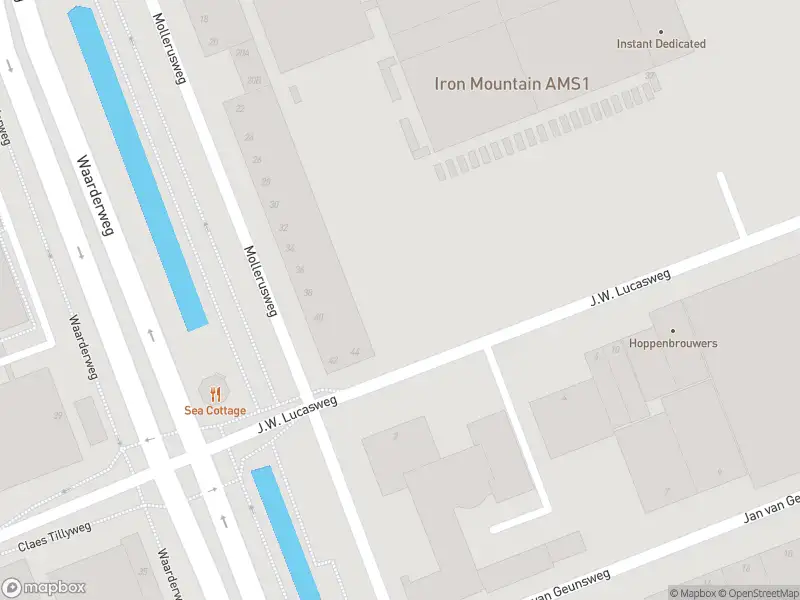 Brandweer met gepaste spoed naar de J.W. Lucasweg in Haarlem vanwege een liftopsluiting
