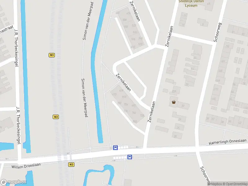Ambulance met grote spoed naar de Zernikelaan in Papendrecht