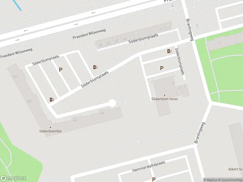 Ambulance met grote spoed naar de Söderblomplaats in Rotterdam