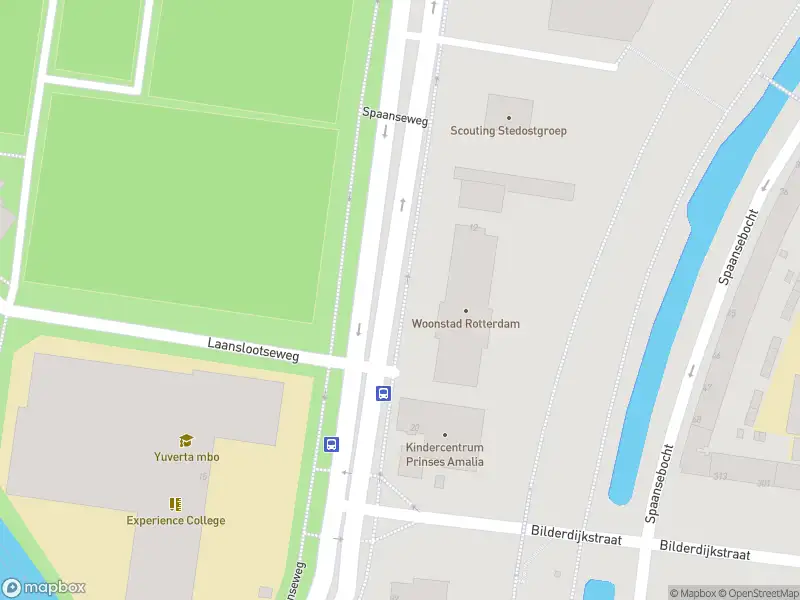 Ambulance met grote spoed naar de Spaanseweg in Rotterdam