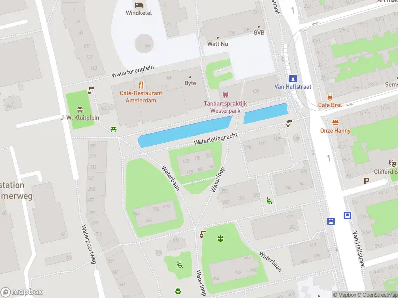 Ambulance met grote spoed naar de Waterrijkweg in Amsterdam