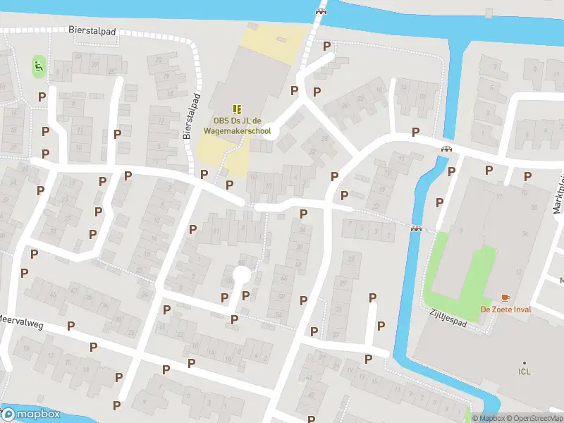 Ambulance met gepaste spoed naar de 't Plankenpad in Landsmeer