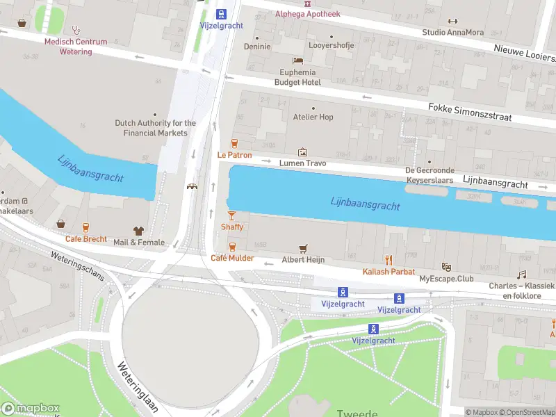Ambulance met gepaste spoed naar de Eerste Weteringplantsoen in Amsterdam