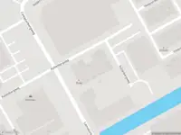 Ambulance met grote spoed naar de Kuiperbergweg in Amsterdam