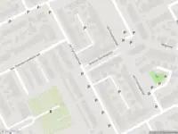 Brandweer met gepaste spoed naar de Antonie Genietsplein in Nieuw-Beijerland