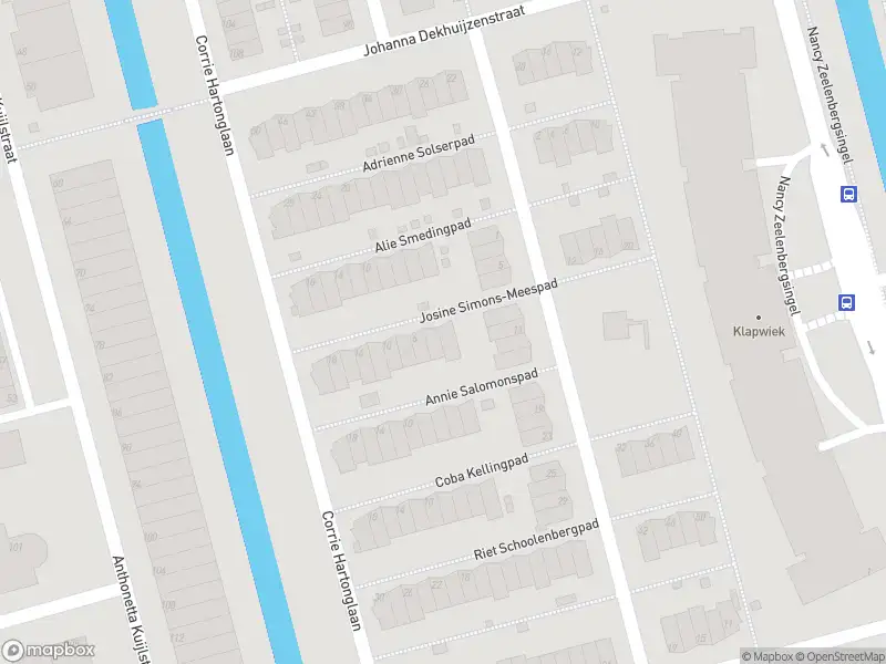 Ambulance met grote spoed naar de Josine Simons-Meespad in Rotterdam