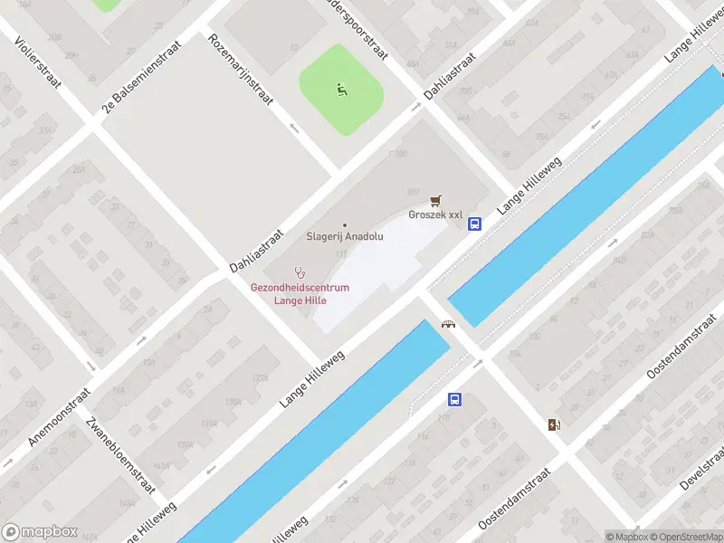 Ambulance met gepaste spoed naar de Lange Hilleweg in Rotterdam