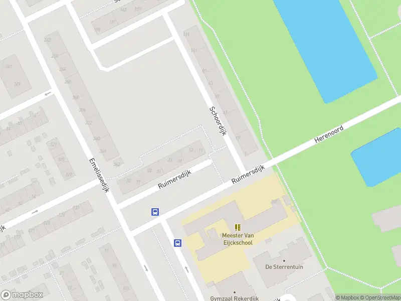 Ambulance met grote spoed naar de Ruimersdijk in Rotterdam