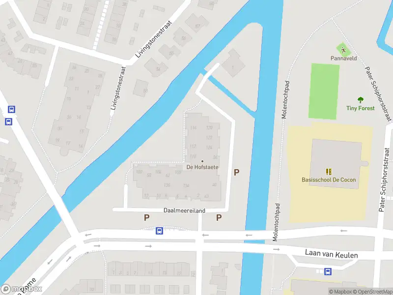 Ambulance met grote spoed naar de Daalmeereiland in Alkmaar
