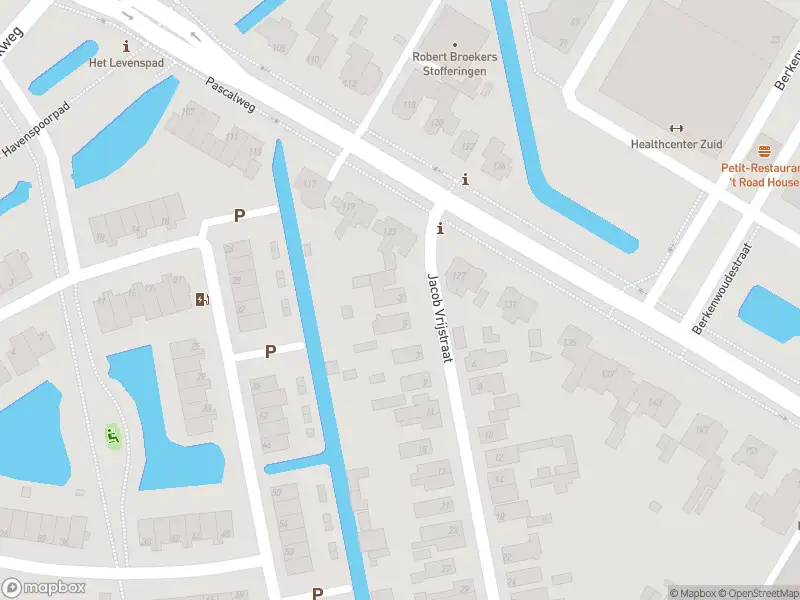 Ambulance met grote spoed naar de Jacob Vrijstraat in Rotterdam