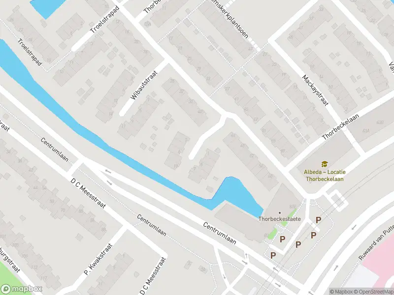 Brandweer met grote spoed naar de Schaepmanstraat in Spijkenisse vanwege gebouwbrand