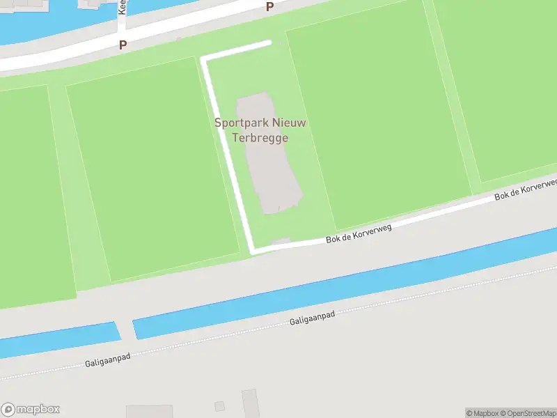 Ambulance met gepaste spoed naar de Bok de Korverweg in Rotterdam