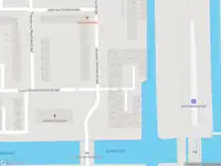 Ambulance met grote spoed naar de Jacques Veltmanstraat in Amsterdam