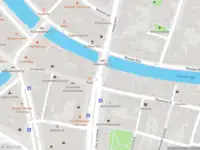 Ambulance met gepaste spoed naar de Watersteeg in Leiden