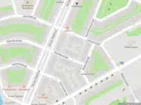 Ambulance met grote spoed naar de Buiksloterweg in Amsterdam