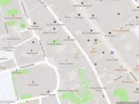 Ambulance met grote spoed naar de Breestraat in Leiden