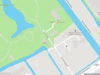 Ambulance met grote spoed naar de Oosterbeek in Wassenaar