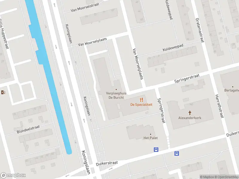 Ambulance met grote spoed naar de Van Moorselplaats in Rotterdam