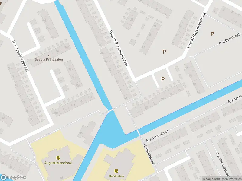 Ambulance met gepaste spoed naar de Wiardi Beckmanstraat in Papendrecht
