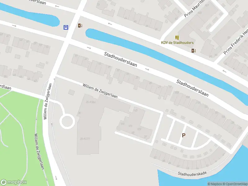 Ambulance met gepaste spoed naar de Willem de Zwijgerlaan in Schiedam