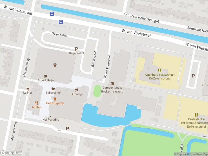 Ambulance met gepaste spoed naar de W. van Vlietstraat in Oud-Beijerland