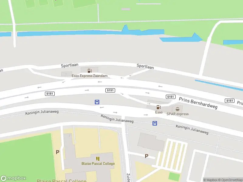 Ambulance met gepaste spoed naar de Prins Bernhardweg in Zaandam