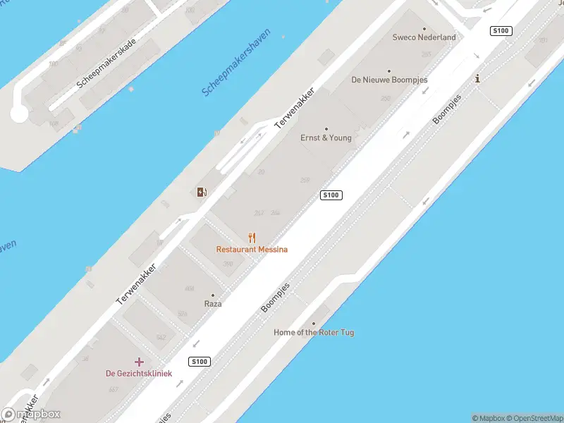 Ambulance met grote spoed naar de Boompjes in Rotterdam
