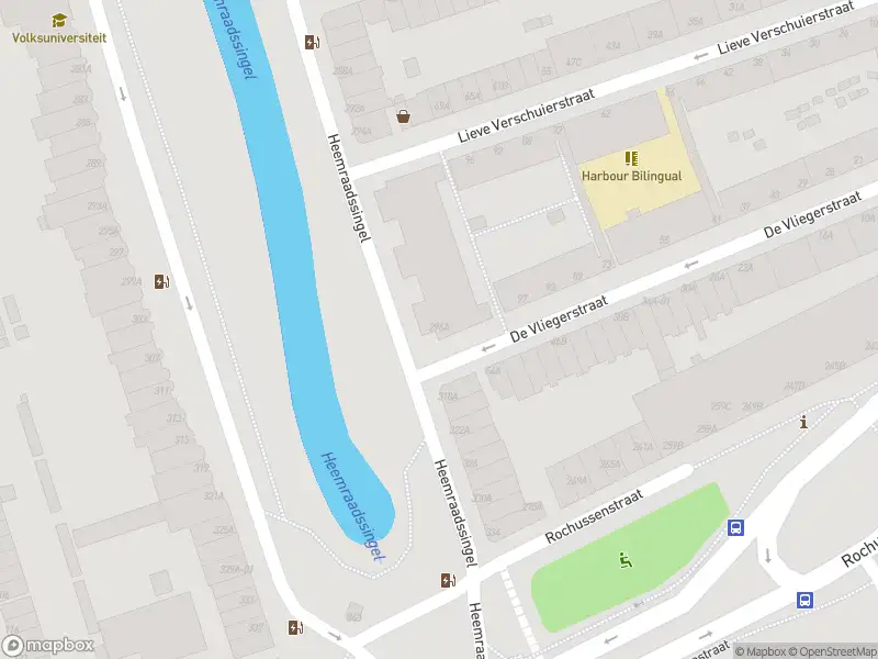 Ambulance met grote spoed naar de Heemraadssingel in Rotterdam
