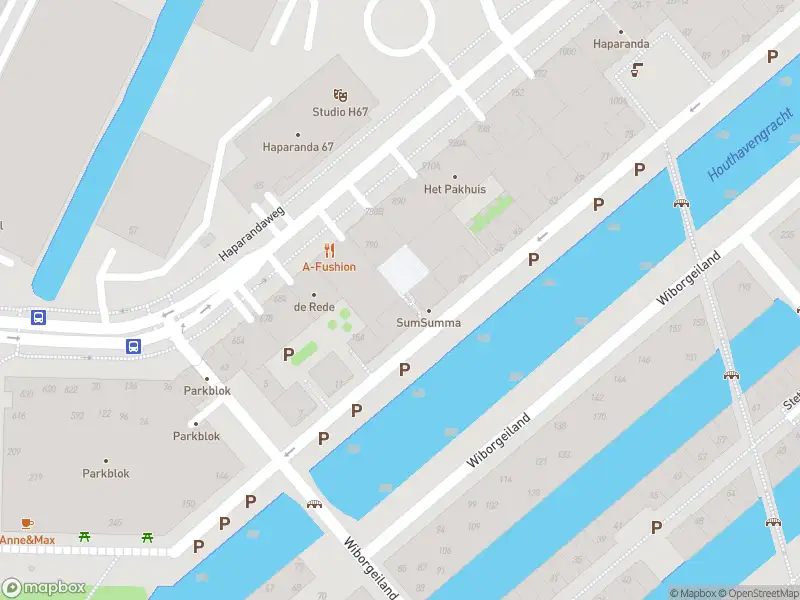 Ambulance met grote spoed naar de Houthavenkade in Amsterdam